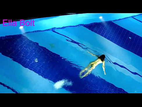 ❤️ Abdi teu tiasa ngeureunkeun nonton, pirang ngora bray ngojay buligir di ELLA bolt Resort kolam renang ❤ vk porno di urang ❌